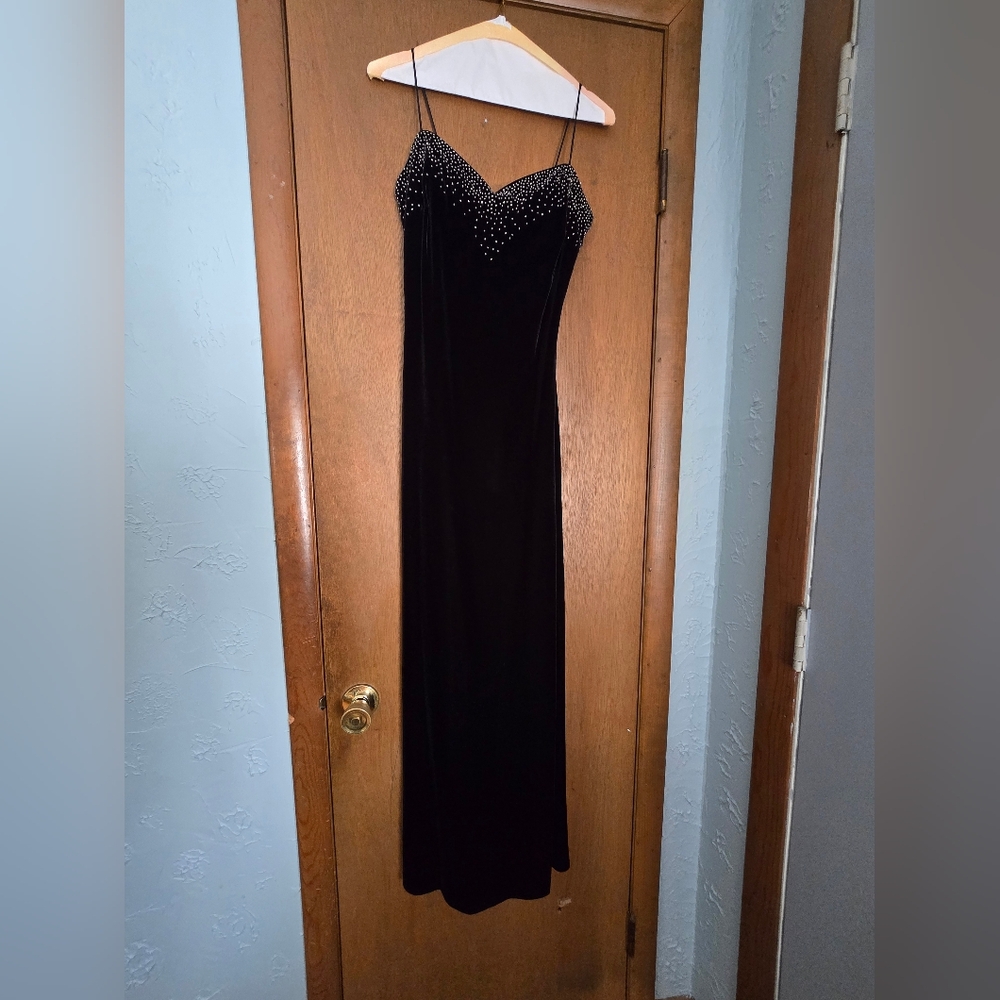 Elegant Black Evening Dress